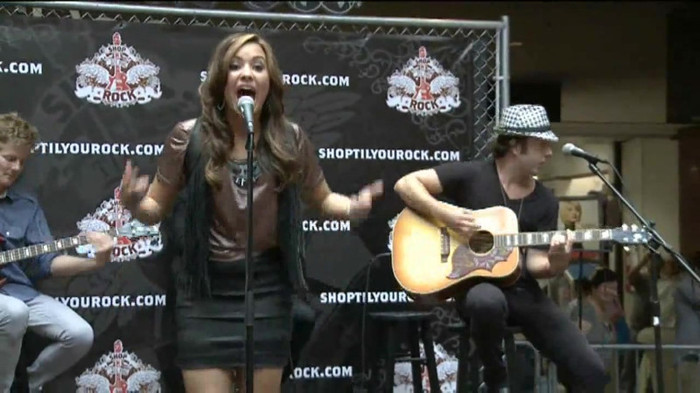 Demi Lovato  Live at Glendale Galleria  in LA for Cambio in HD 03657 - Demilush - Live at Glendale Galleria in LA for Cambio Part oo7