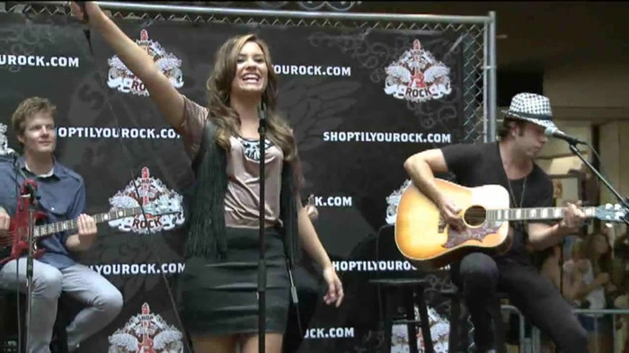 Demi Lovato  Live at Glendale Galleria  in LA for Cambio in HD 03810