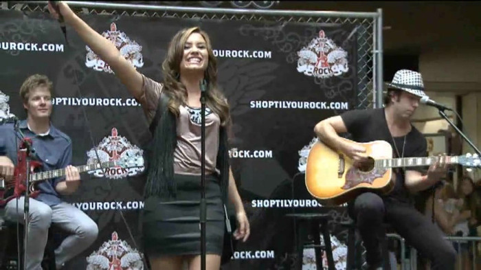 Demi Lovato  Live at Glendale Galleria  in LA for Cambio in HD 03815