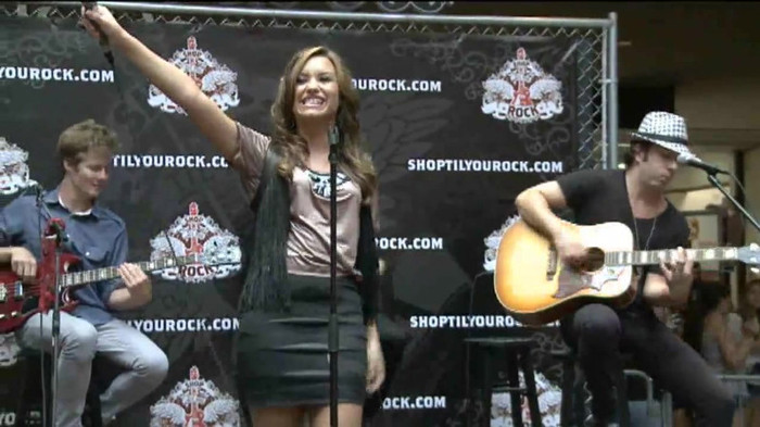 Demi Lovato  Live at Glendale Galleria  in LA for Cambio in HD 03823 - Demilush - Live at Glendale Galleria in LA for Cambio Part oo7