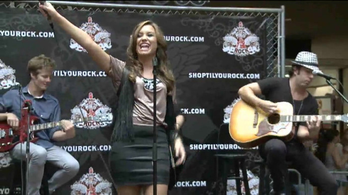 Demi Lovato  Live at Glendale Galleria  in LA for Cambio in HD 03825 - Demilush - Live at Glendale Galleria in LA for Cambio Part oo7
