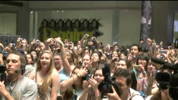 Demi Lovato  Live at Glendale Galleria  in LA for Cambio in HD 03830 - Demilush - Live at Glendale Galleria in LA for Cambio Part oo7