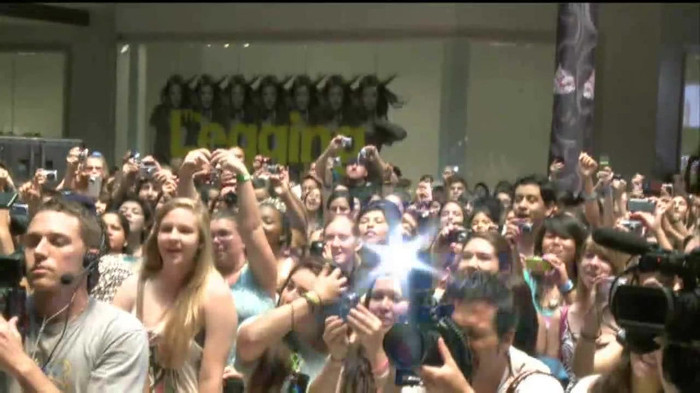 Demi Lovato  Live at Glendale Galleria  in LA for Cambio in HD 03833 - Demilush - Live at Glendale Galleria in LA for Cambio Part oo7