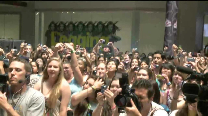 Demi Lovato  Live at Glendale Galleria  in LA for Cambio in HD 03834 - Demilush - Live at Glendale Galleria in LA for Cambio Part oo7