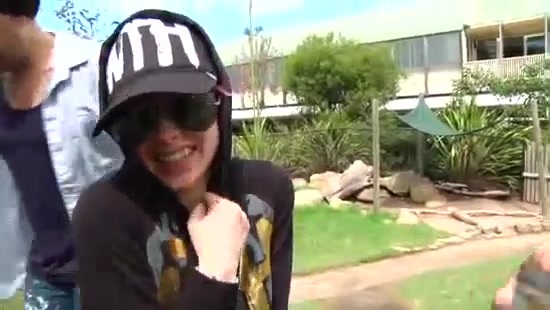 Avril Lavigne- At The Zoo (2011) 185