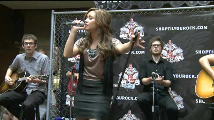 Demi Lovato  Live at Glendale Galleria  in LA for Cambio in HD 03930 - Demilush - Live at Glendale Galleria in LA for Cambio Part oo7