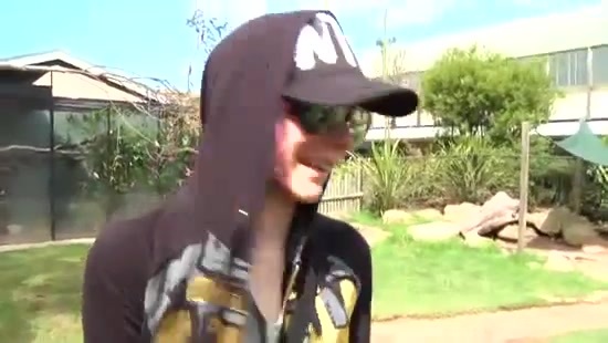 Avril Lavigne- At The Zoo (2011) 204