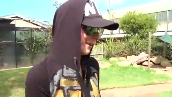 Avril Lavigne- At The Zoo (2011) 205