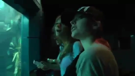 Avril Lavigne- At The Zoo (2011) 311