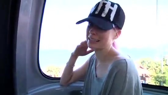 Avril Lavigne- At The Zoo (2011) 470