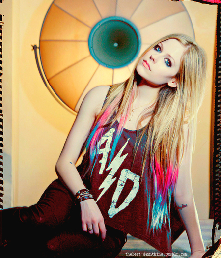 tumblr_m0ifn6NaOl1qzj4p0o1_500 - Avril - Lavigne - Cateva - Poze - Tumblr