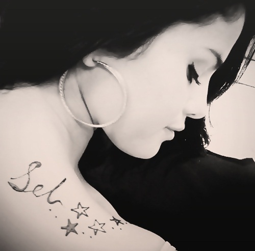tumblr_lr6825r8LU1qbt8b8o1_500_large - Selena Gomez