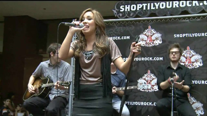 Demi Lovato  Live at Glendale Galleria  in LA for Cambio in HD 04123 - Demilush - Live at Glendale Galleria in LA for Cambio Part oo8