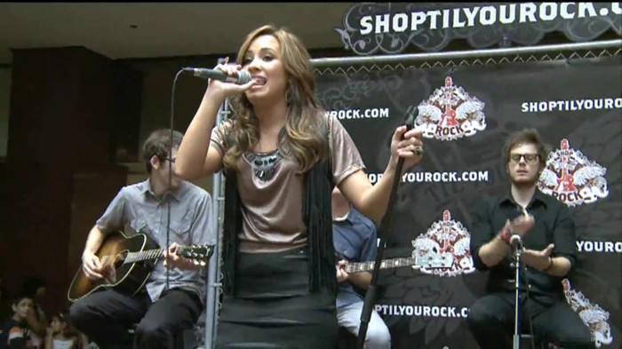 Demi Lovato  Live at Glendale Galleria  in LA for Cambio in HD 04124 - Demilush - Live at Glendale Galleria in LA for Cambio Part oo8