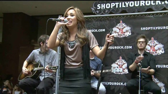 Demi Lovato  Live at Glendale Galleria  in LA for Cambio in HD 04125 - Demilush - Live at Glendale Galleria in LA for Cambio Part oo8