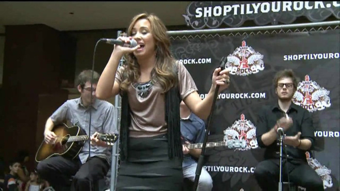 Demi Lovato  Live at Glendale Galleria  in LA for Cambio in HD 04129 - Demilush - Live at Glendale Galleria in LA for Cambio Part oo8