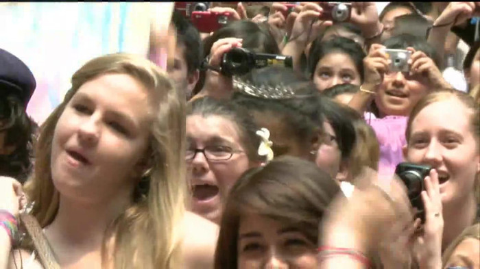 Demi Lovato  Live at Glendale Galleria  in LA for Cambio in HD 04246 - Demilush - Live at Glendale Galleria in LA for Cambio Part oo8