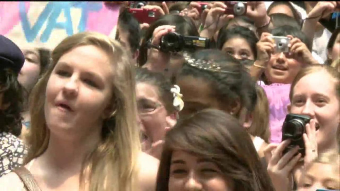 Demi Lovato  Live at Glendale Galleria  in LA for Cambio in HD 04254 - Demilush - Live at Glendale Galleria in LA for Cambio Part oo8