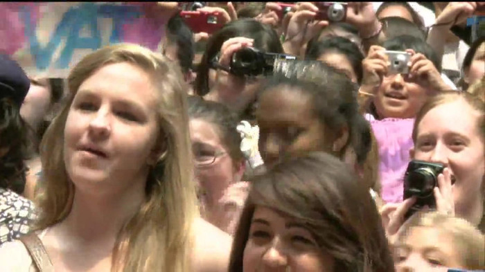 Demi Lovato  Live at Glendale Galleria  in LA for Cambio in HD 04258 - Demilush - Live at Glendale Galleria in LA for Cambio Part oo8