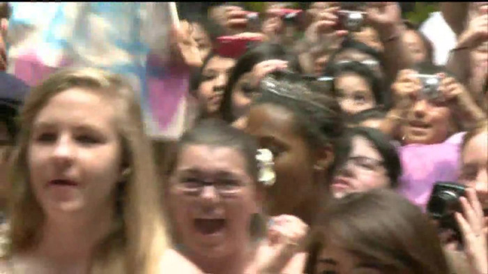 Demi Lovato  Live at Glendale Galleria  in LA for Cambio in HD 04289 - Demilush - Live at Glendale Galleria in LA for Cambio Part oo8