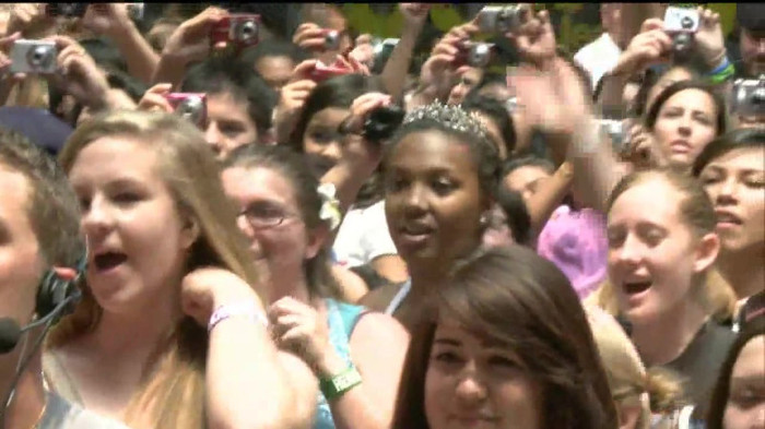 Demi Lovato  Live at Glendale Galleria  in LA for Cambio in HD 04337 - Demilush - Live at Glendale Galleria in LA for Cambio Part oo8