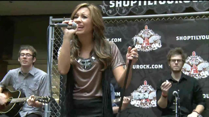 Demi Lovato  Live at Glendale Galleria  in LA for Cambio in HD 04448