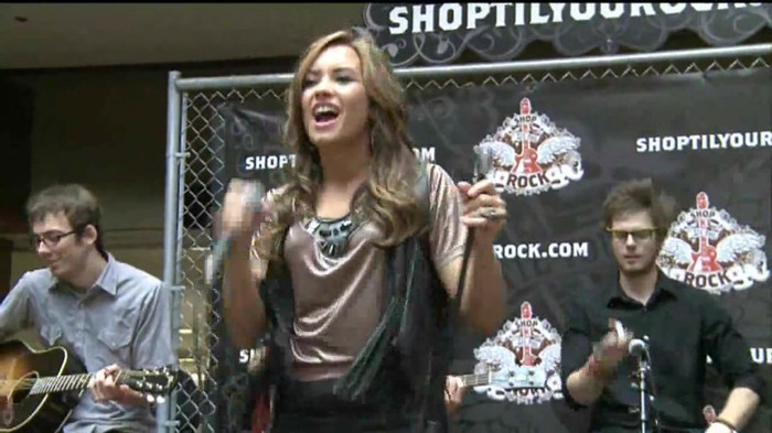 Demi Lovato  Live at Glendale Galleria  in LA for Cambio in HD 04486