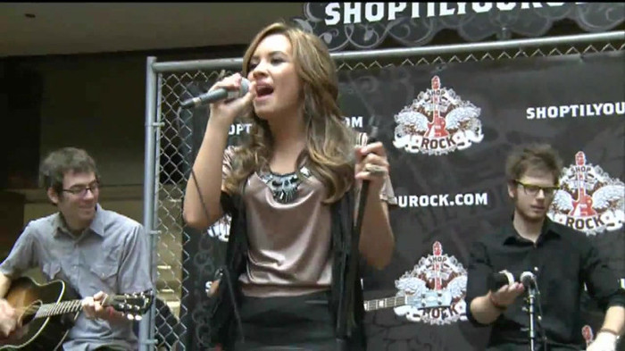 Demi Lovato  Live at Glendale Galleria  in LA for Cambio in HD 04505