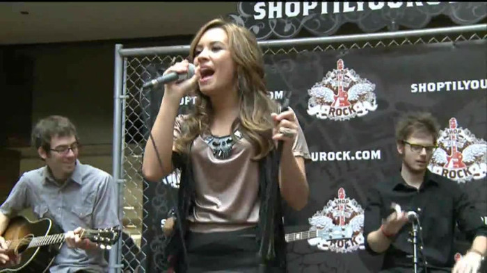 Demi Lovato  Live at Glendale Galleria  in LA for Cambio in HD 04506 - Demilush - Live at Glendale Galleria in LA for Cambio Part oo9