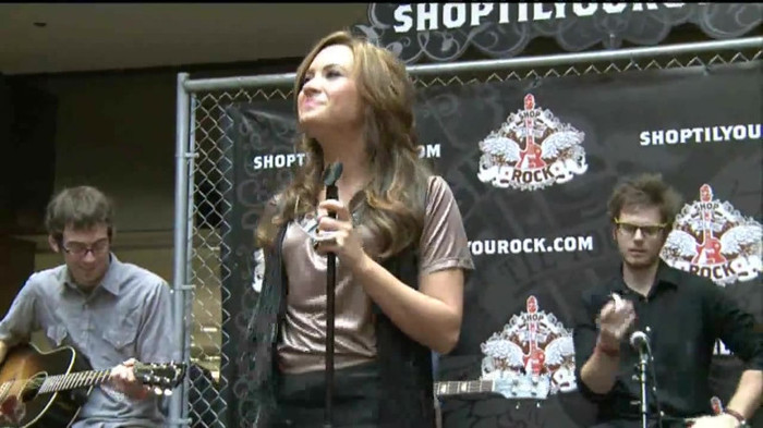 Demi Lovato  Live at Glendale Galleria  in LA for Cambio in HD 04530