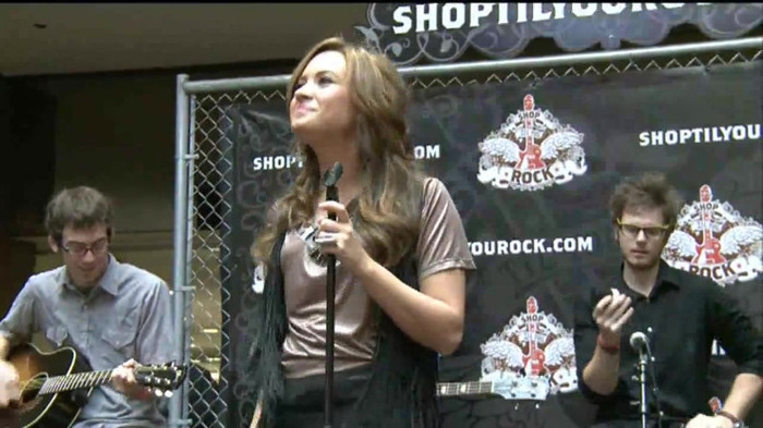 Demi Lovato  Live at Glendale Galleria  in LA for Cambio in HD 04532