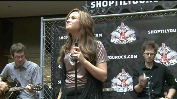 Demi Lovato  Live at Glendale Galleria  in LA for Cambio in HD 04535