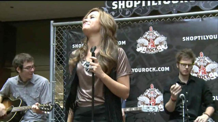 Demi Lovato  Live at Glendale Galleria  in LA for Cambio in HD 04544
