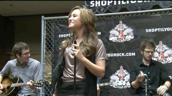 Demi Lovato  Live at Glendale Galleria  in LA for Cambio in HD 04548