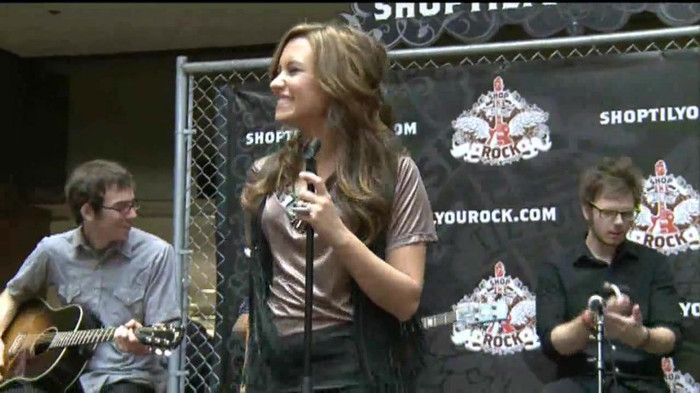 Demi Lovato  Live at Glendale Galleria  in LA for Cambio in HD 04559