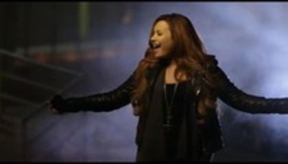 Demi Lovato - Give Your Heart a Break Behind The Scenes (3851)