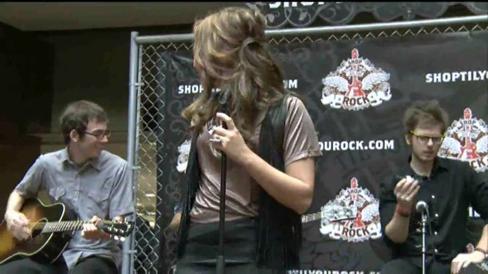 Demi Lovato  Live at Glendale Galleria  in LA for Cambio in HD 04585