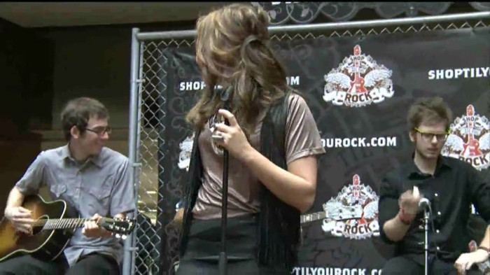 Demi Lovato  Live at Glendale Galleria  in LA for Cambio in HD 04587