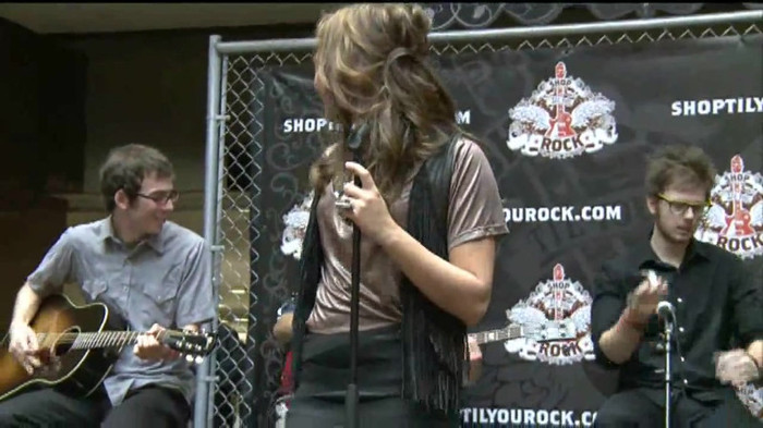 Demi Lovato  Live at Glendale Galleria  in LA for Cambio in HD 04592