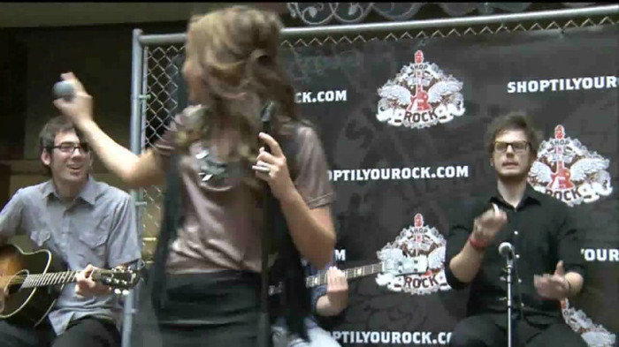 Demi Lovato  Live at Glendale Galleria  in LA for Cambio in HD 04623 Demi Lovato  Live at Glendale Galleria  in LA for Cambio in HD 04623