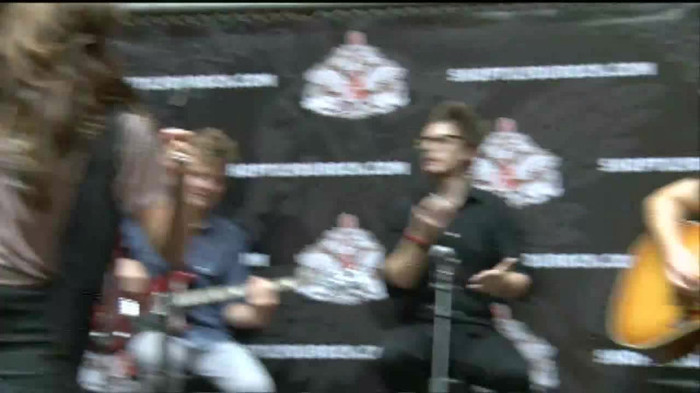 Demi Lovato  Live at Glendale Galleria  in LA for Cambio in HD 04635 Demi Lovato  Live at Glendale Galleria  in LA for Cambio in HD 04635