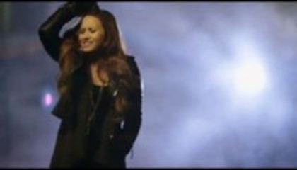 Demi Lovato - Give Your Heart a Break Behind The Scenes (3935)