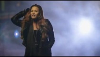 Demi Lovato - Give Your Heart a Break Behind The Scenes (3938)