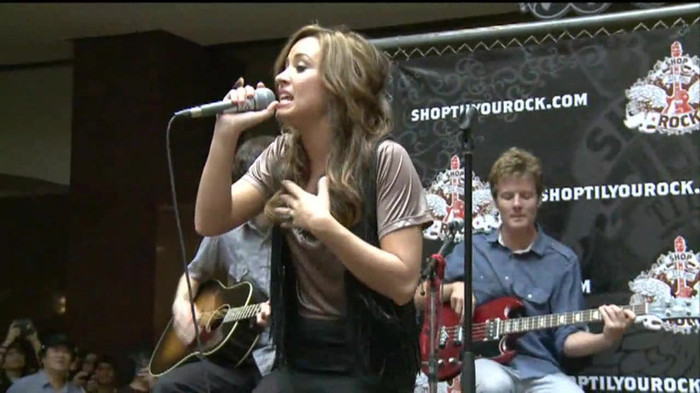 Demi Lovato  Live at Glendale Galleria  in LA for Cambio in HD 04708