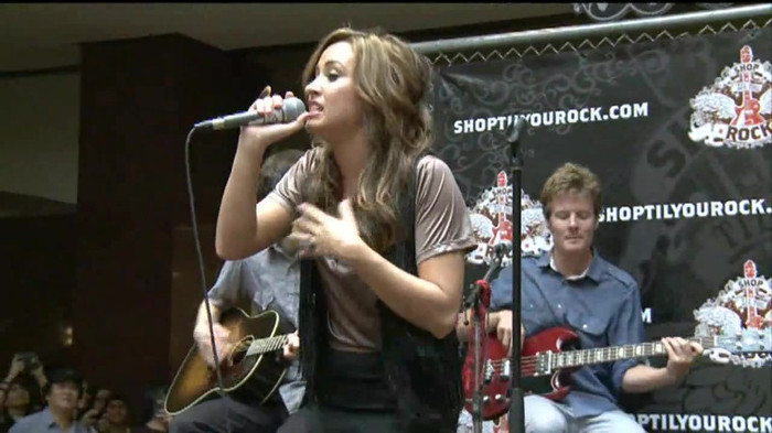 Demi Lovato  Live at Glendale Galleria  in LA for Cambio in HD 04710