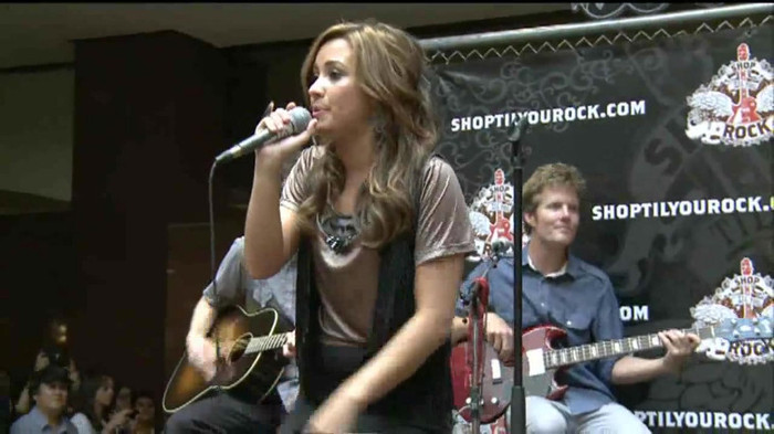 Demi Lovato  Live at Glendale Galleria  in LA for Cambio in HD 04725