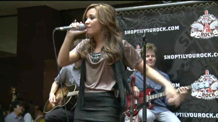 Demi Lovato  Live at Glendale Galleria  in LA for Cambio in HD 04737