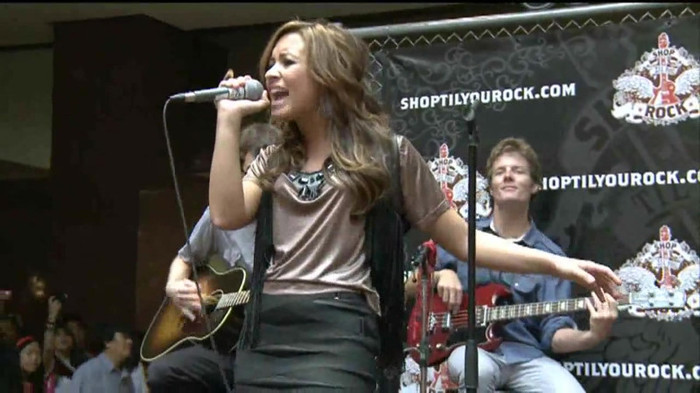 Demi Lovato  Live at Glendale Galleria  in LA for Cambio in HD 04753