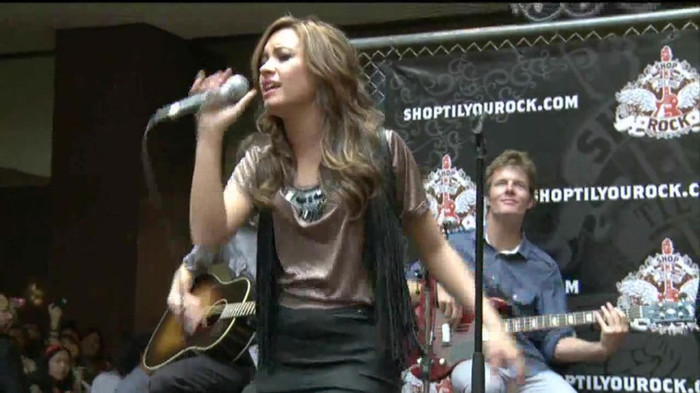 Demi Lovato  Live at Glendale Galleria  in LA for Cambio in HD 04766