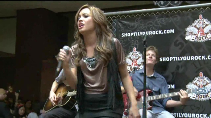 Demi Lovato  Live at Glendale Galleria  in LA for Cambio in HD 04771 - Demilush - Live at Glendale Galleria in LA for Cambio Part oo9